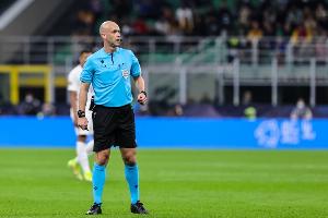 英国立博-巴黎vs拜仁裁判安排：安东尼-泰勒将执法世俱杯1/4决赛巴黎vs拜仁